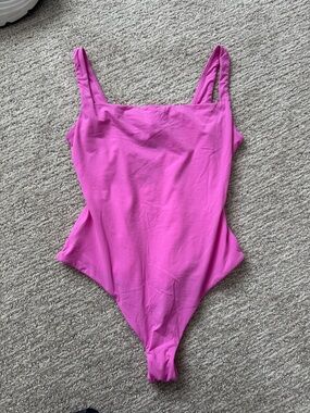 SKIMS Fits Everybody Bodysuit Size S